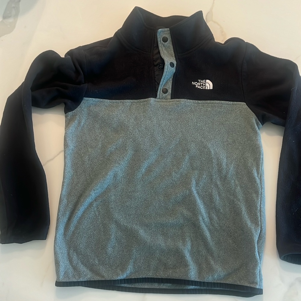 Boys, large Northface fleece pullover